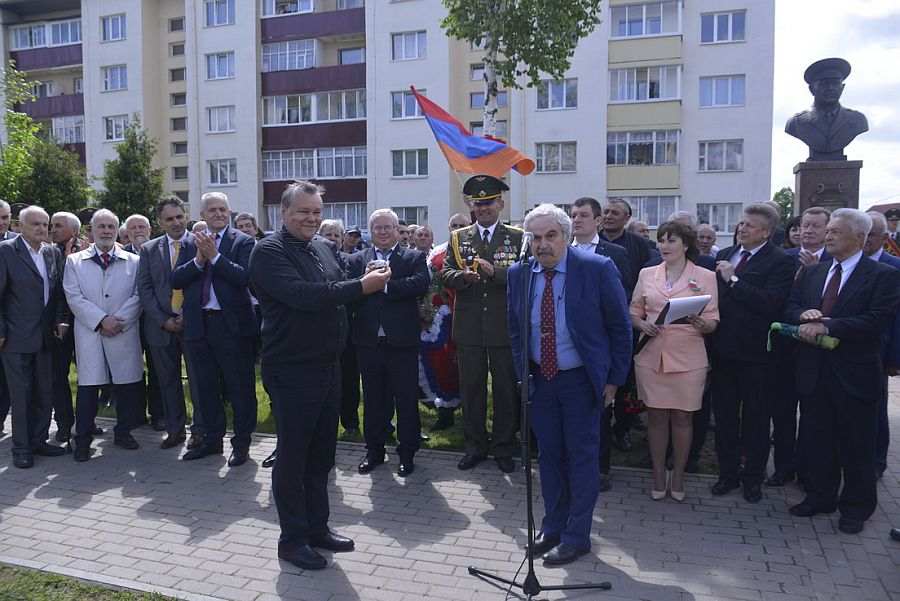 ВНО на открытии памятника маршалу Баграмяну И.Х. в Городке Витебской области